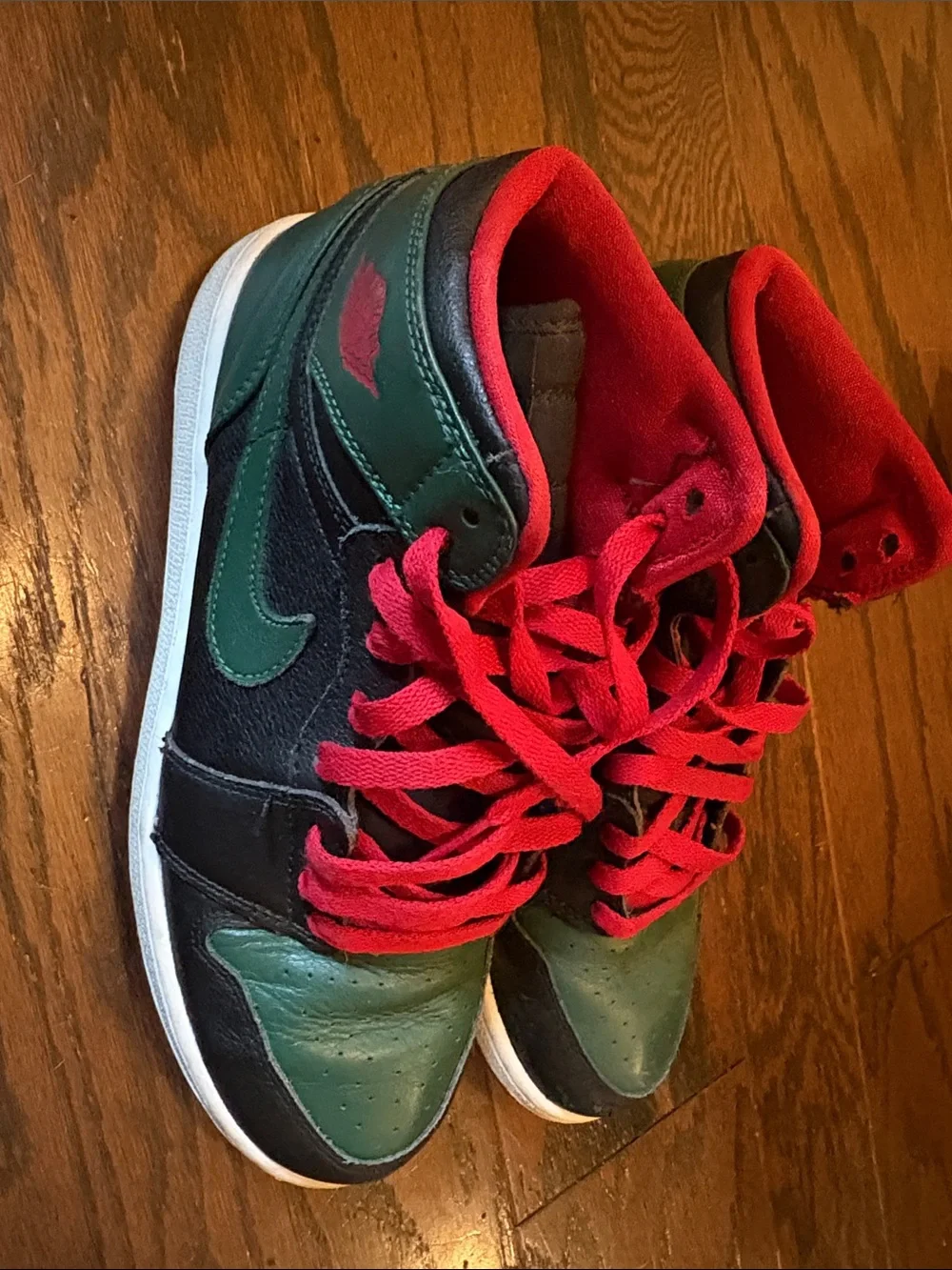 Jordan Boys High-Top Sneakers in Green, Black & Red